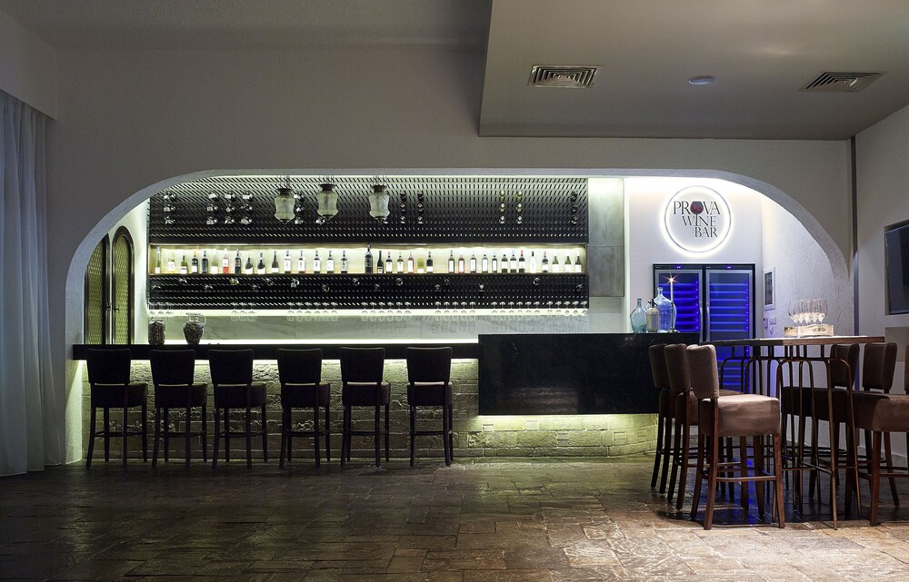 Hotel Lounge