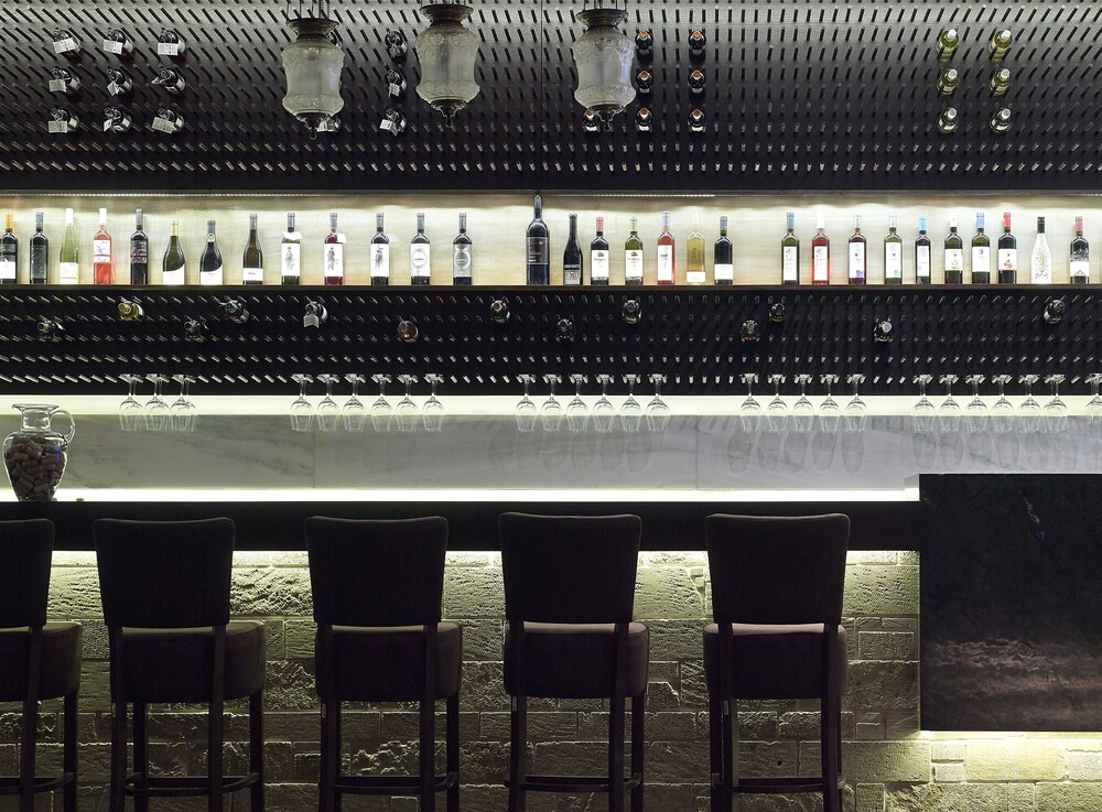Hotel Bar