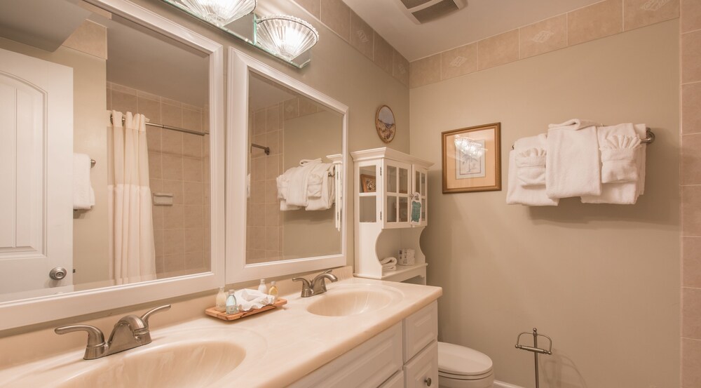 Villa, 2 Bedrooms - Bathroom Sink