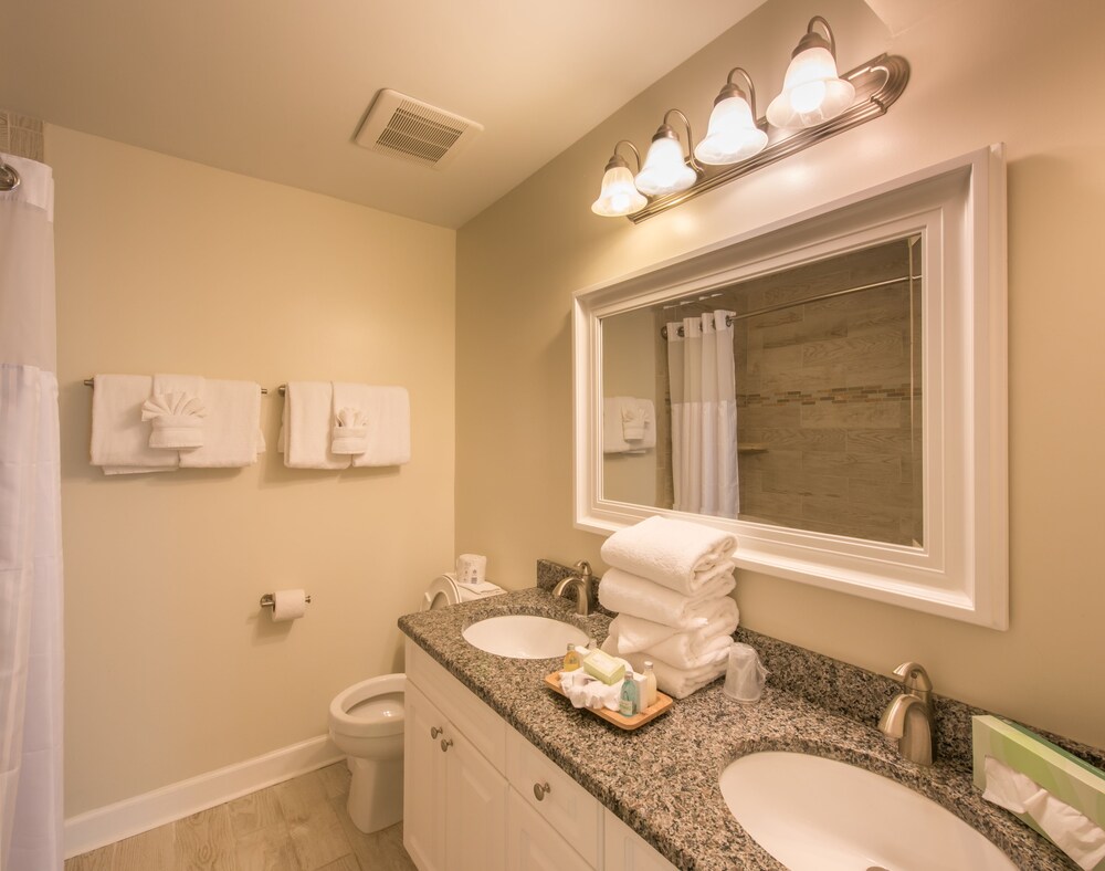 Villa, 2 Bedrooms (Oceanside) - Bathroom
