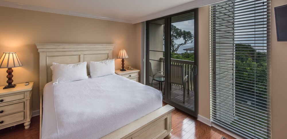 Villa, 2 Bedrooms (Oceanside) - Guestroom