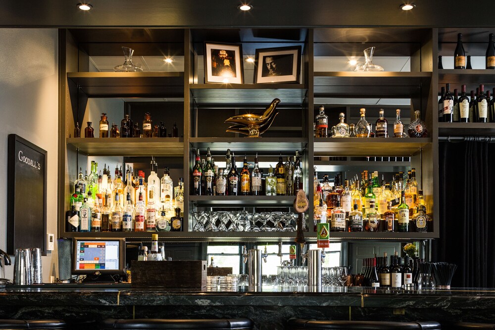 Hotel Bar