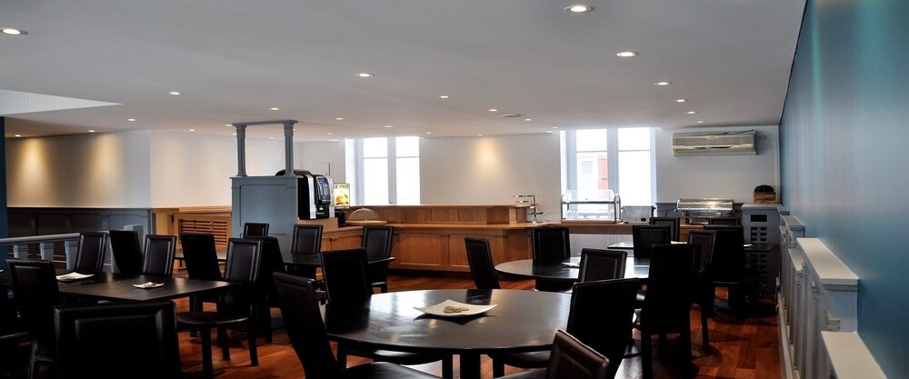 Hotel Lounge