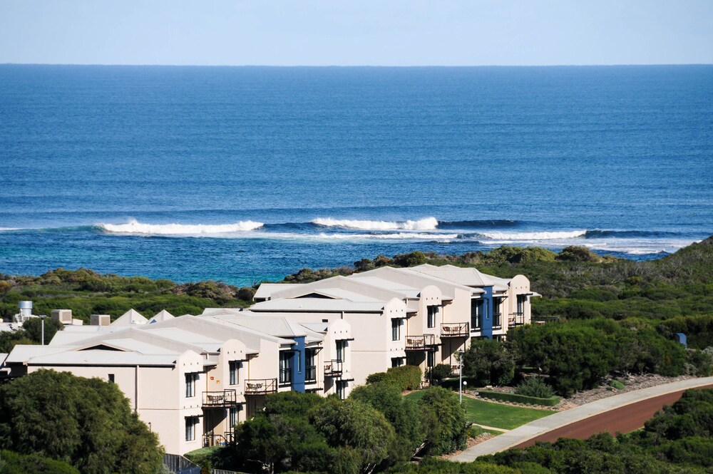 Four Bedroom Two Bathroom Beach - Exterior