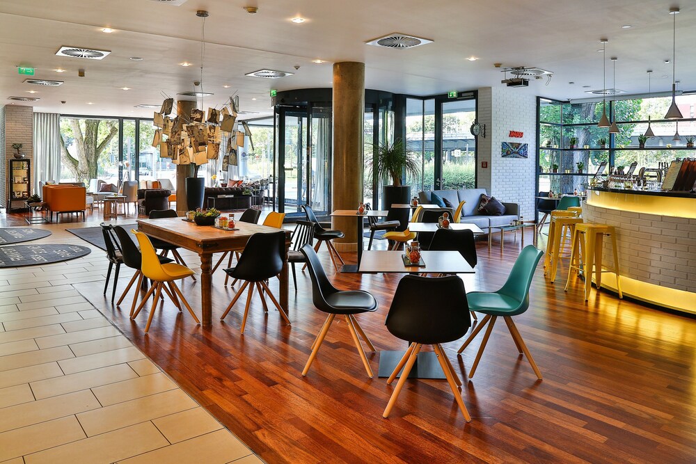 Hotel Lounge