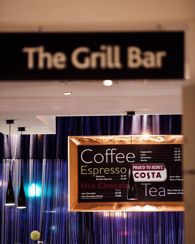 Hotel Bar