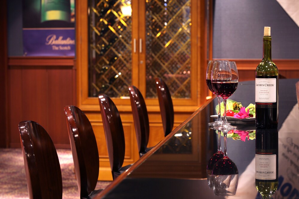 Hotel Bar