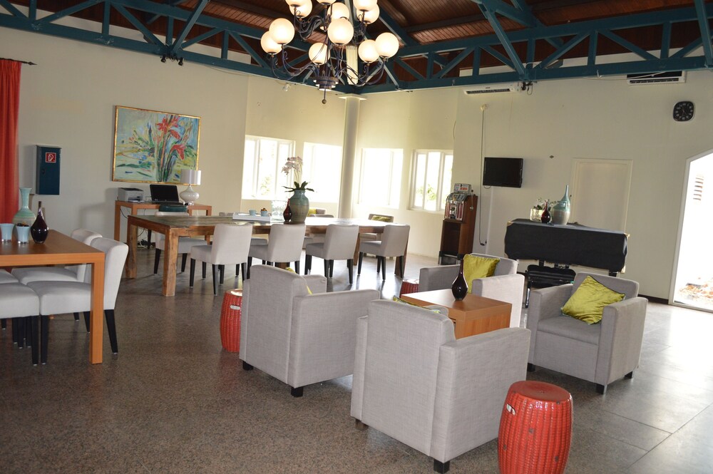Lobby-Lounge