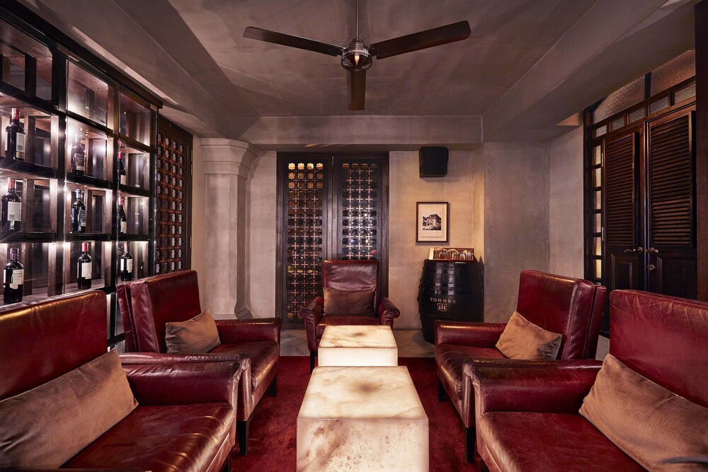 Hotel Bar
