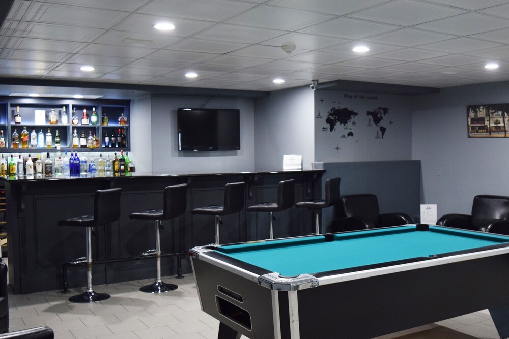 Hotel Lounge