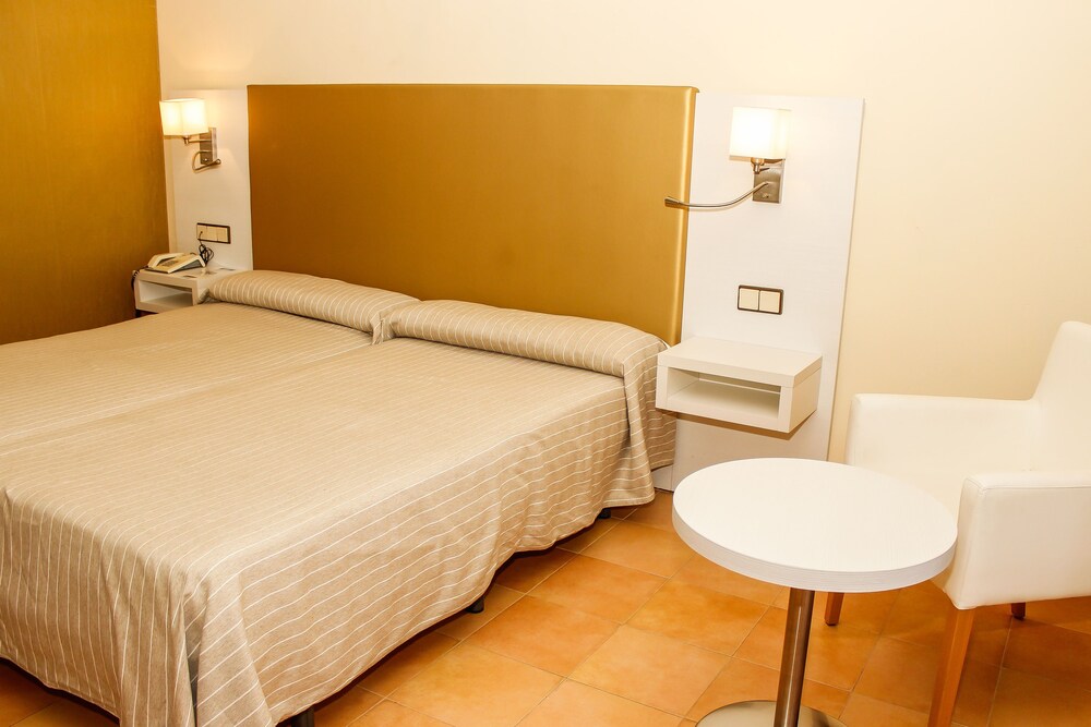 Double Room - Guestroom