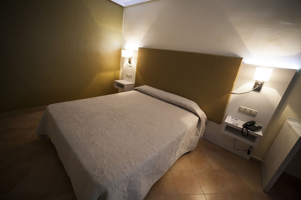 Double Room - Guestroom
