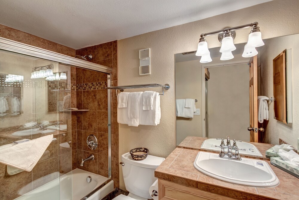 Condo, 1 Bedroom - Bathroom