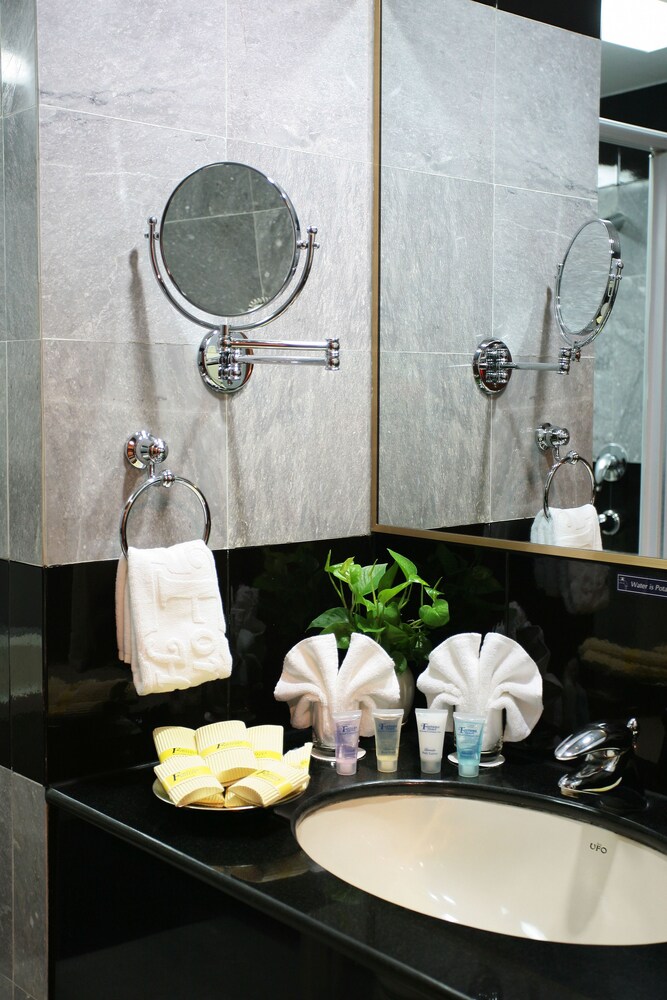 Chậu rửa trong phòng tắm