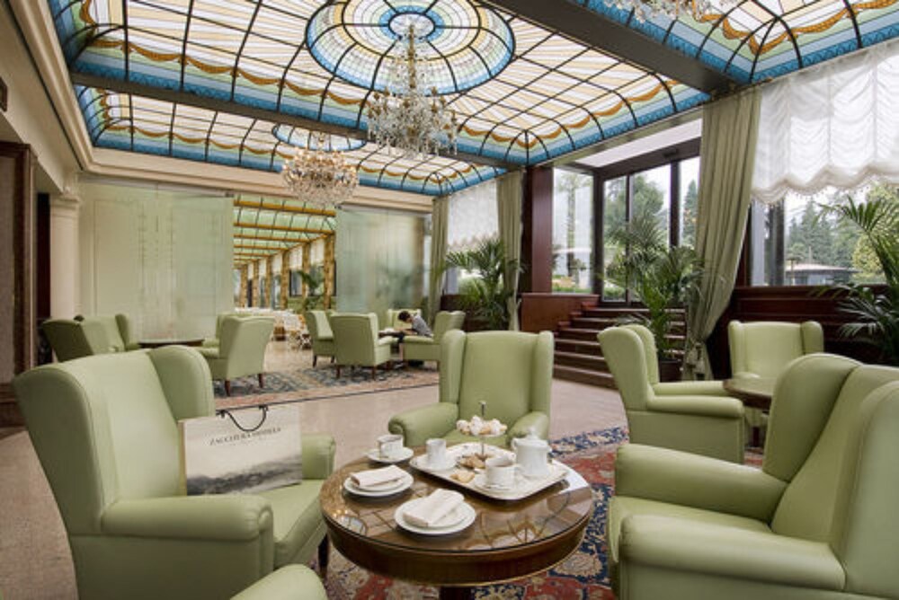 Hotel Lounge