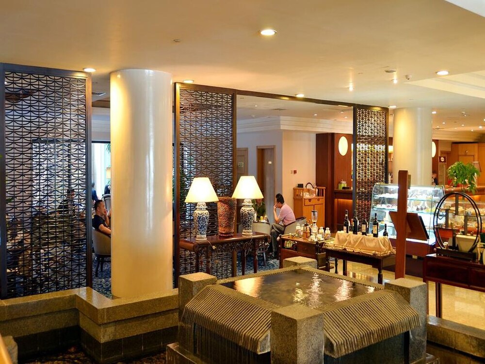 Hotel Bar