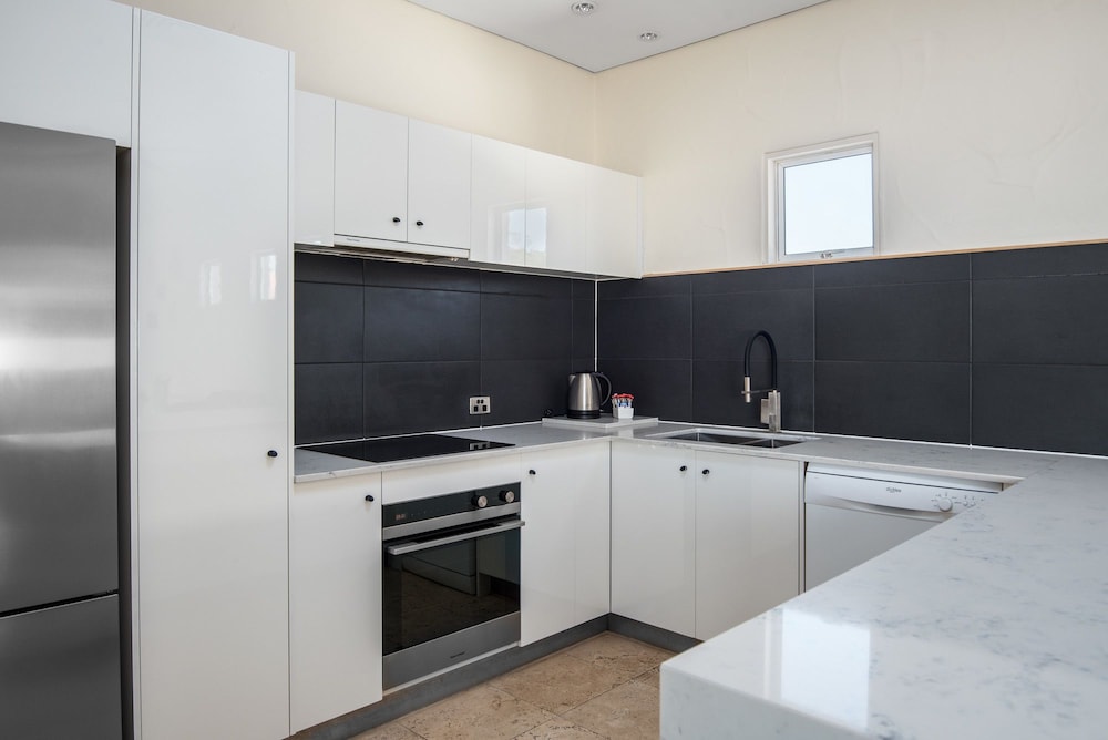 2 Bedroom Executive Suite - In-Room Kitchen