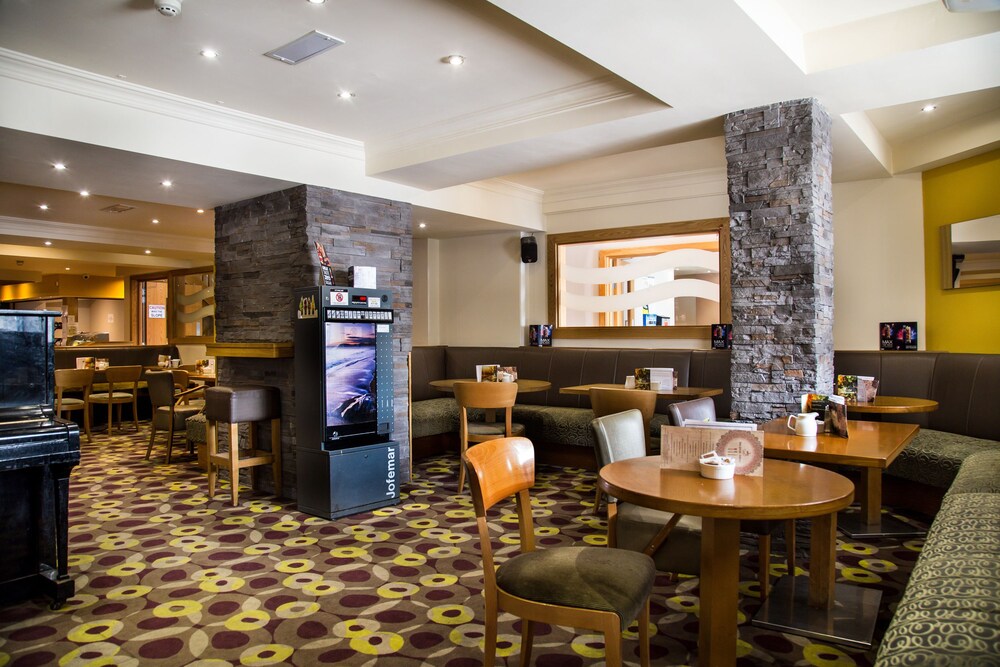 Hotel Bar