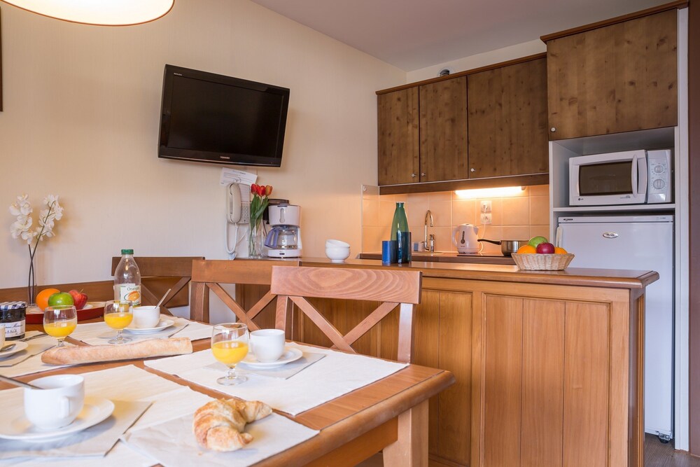 Apartment, 2 Bedrooms - In-Room Kitchen