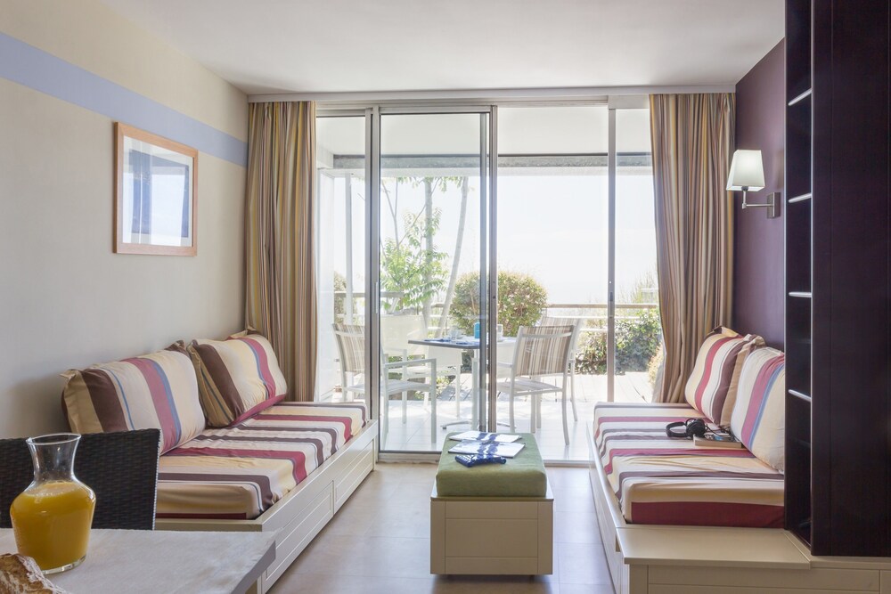 Single Room - Living Room
