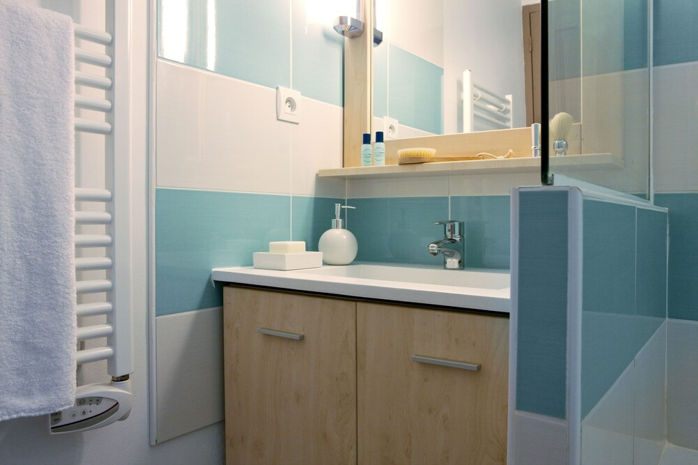 Triple Room - Bathroom