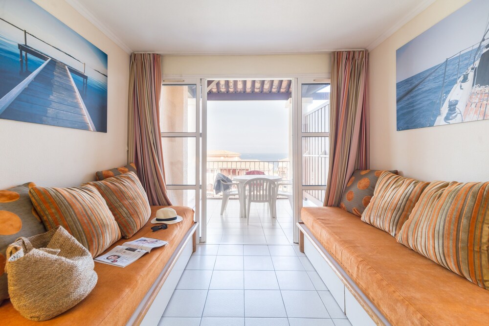 Salle de séjour (Studio standard pour 4/5 personnes vue Mer ECO)