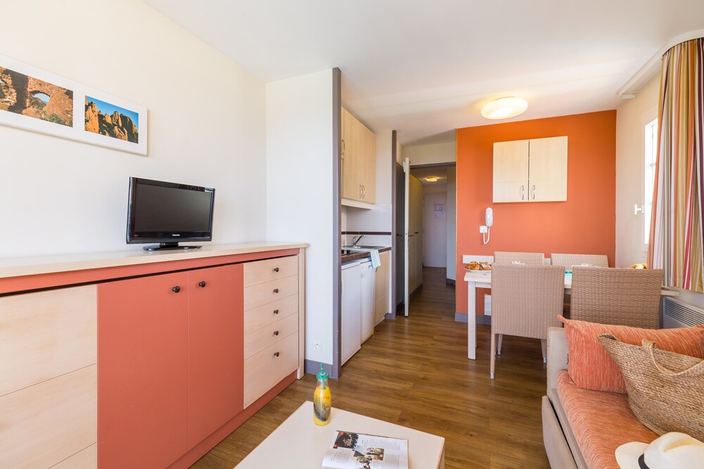 Coin séjour (Appartement 2 pièces Standard 4/5 pers, vue mer)