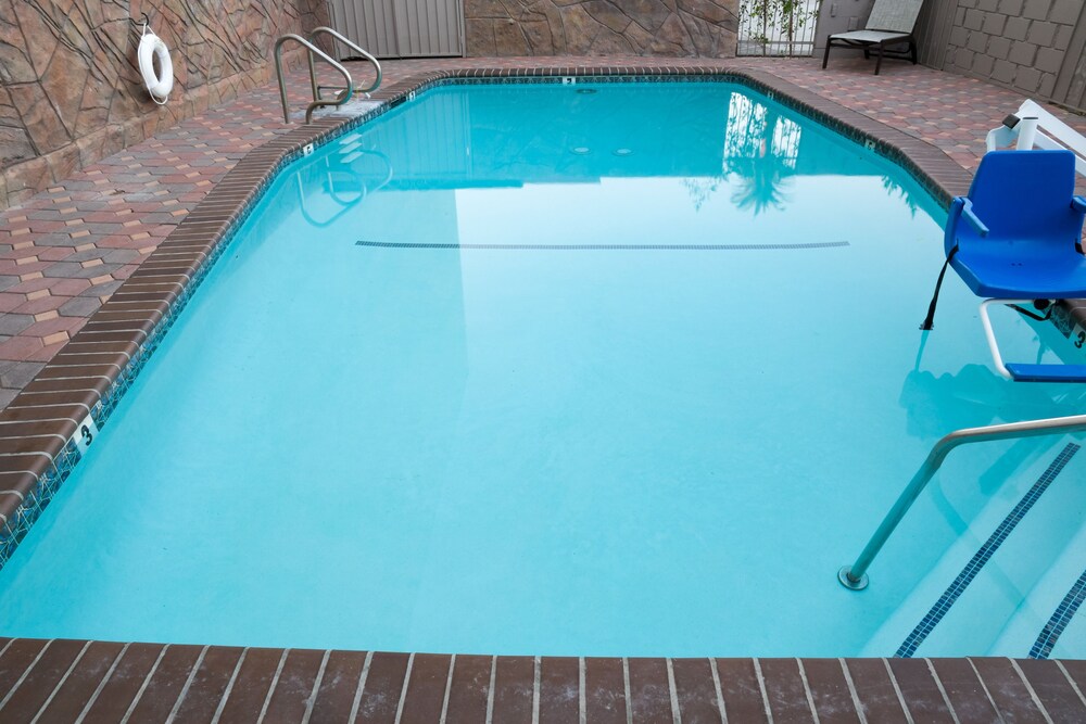 Udendørs pool