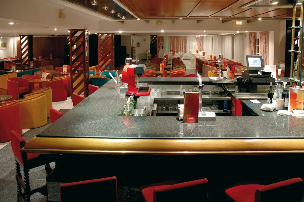 Hotel Bar