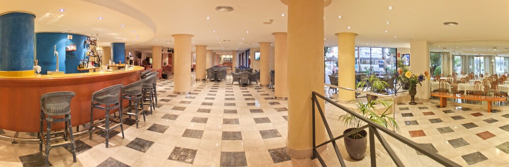 Hotel Bar