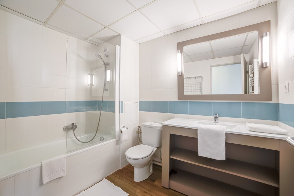 Standard Studio - Bathroom