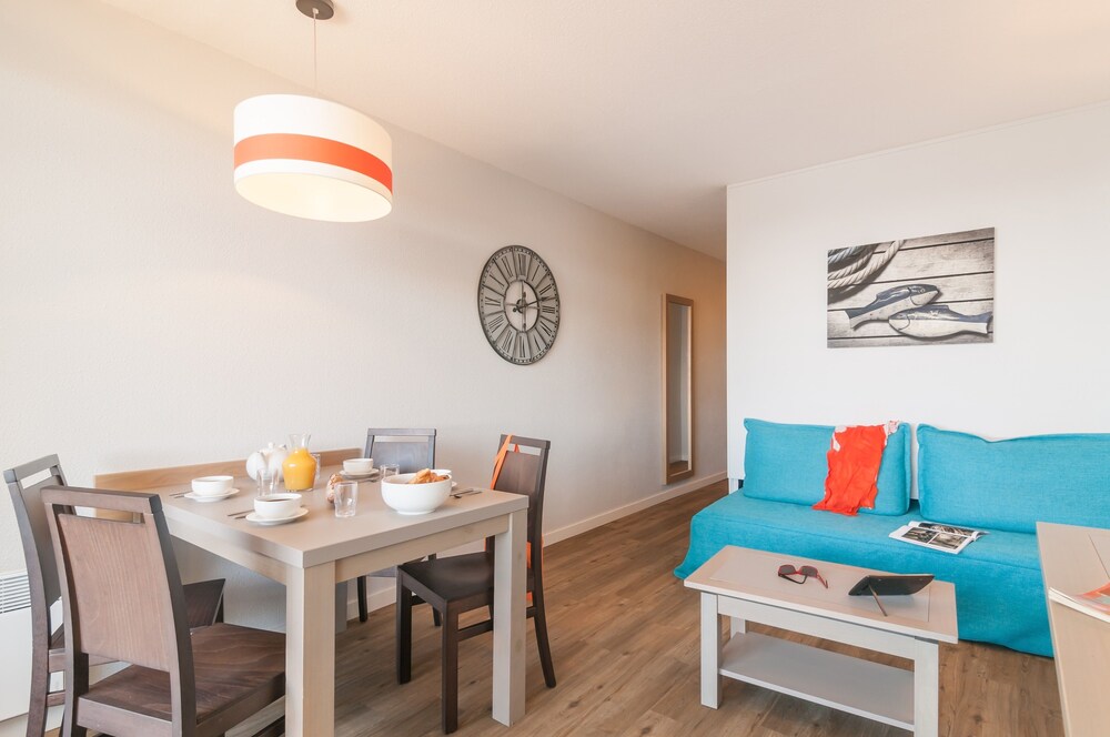 Standard Studio - Living Area