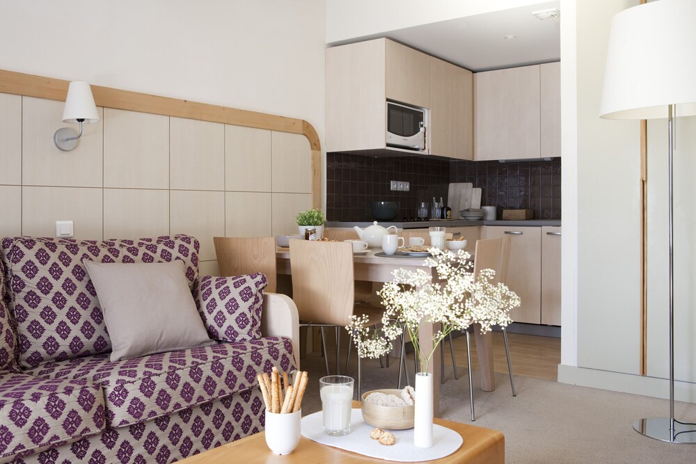 Standard Apartment, 1 Bedroom (4/5 pax) - Living Area
