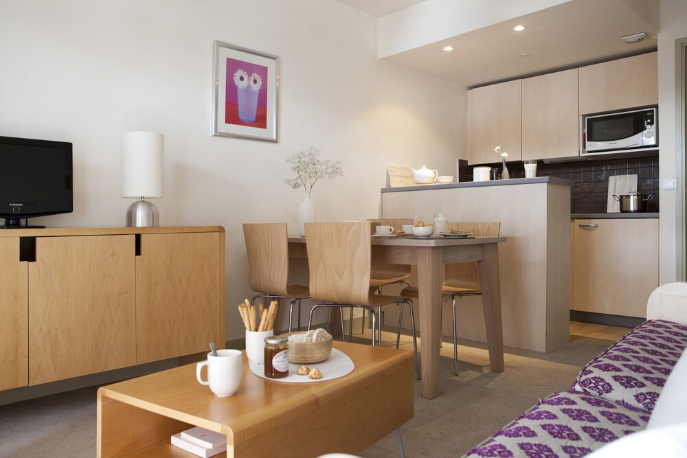 Standard Apartment, 1 Bedroom (4/5 pax) - Living Room