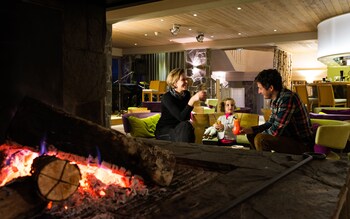Hotel Lounge