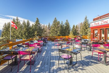 Food Court
