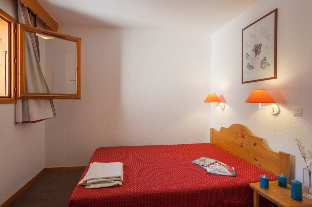 Standard 3 Bedrooms Apartment for 7/8 people - Guestroom