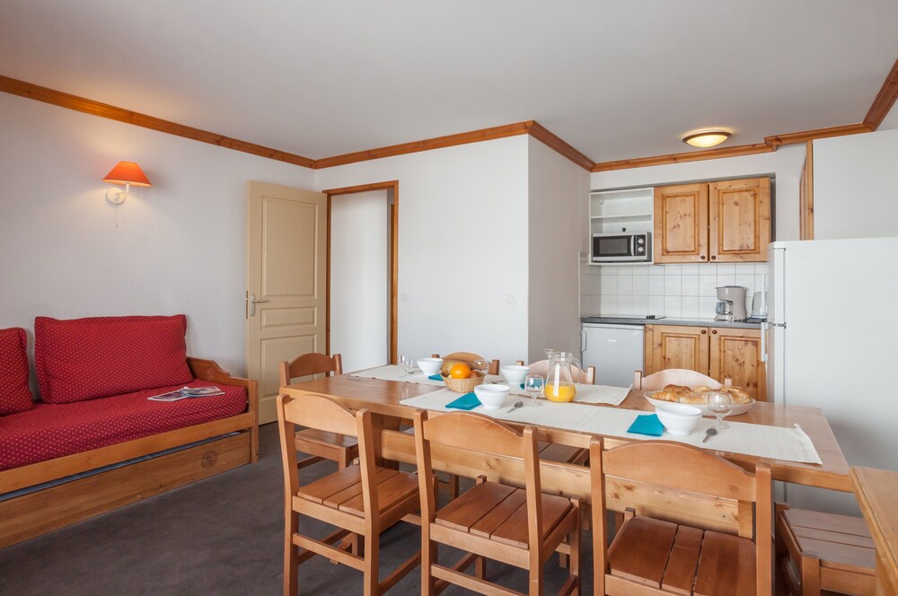 2 bedroom apt 5/6 - standard - In-Room Dining