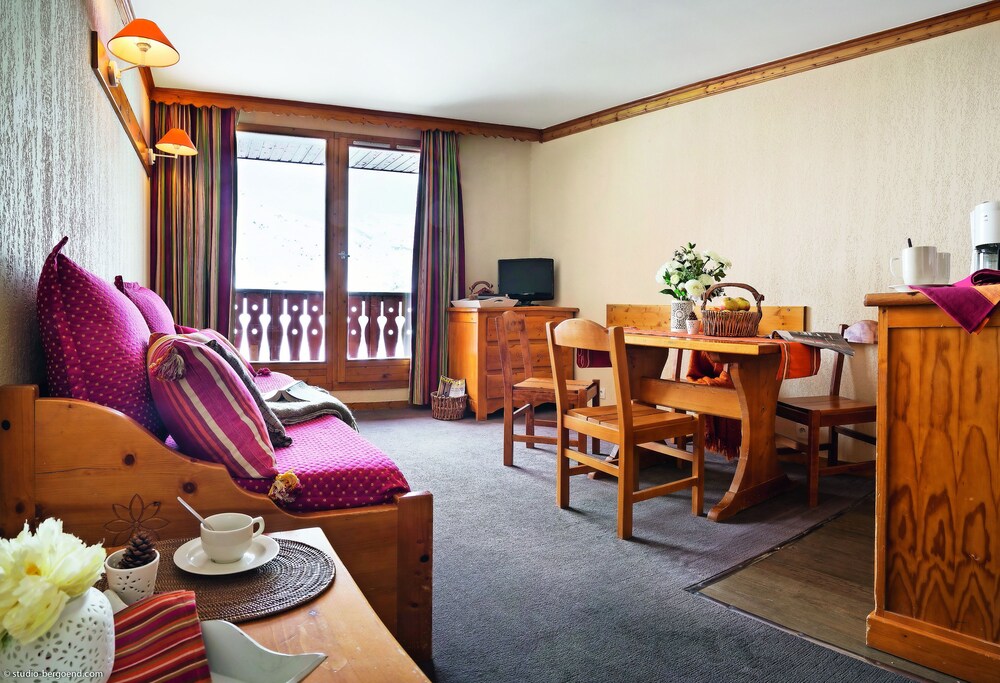 1 Bedroom Apartment for 3/4 people - Living Area