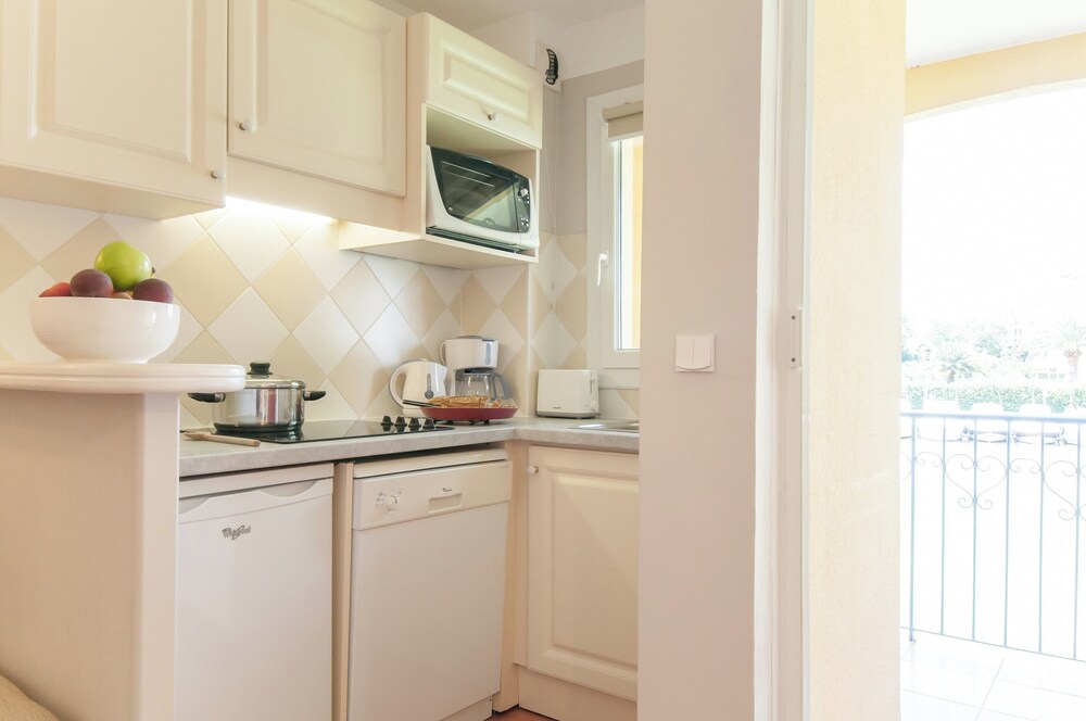Standard Apartment, 2 Bedrooms - In-Room Kitchen