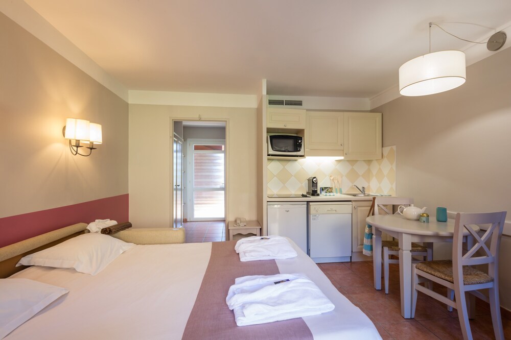 Standard Studio for 2 people - In-Room Kitchenette