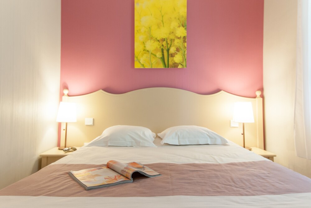 Standard Apartment, 2 Bedrooms - Guestroom