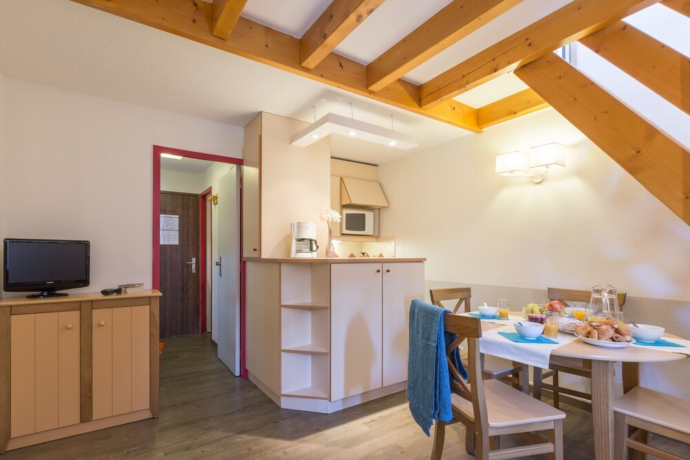 Standard Studio for 6 people Mezzanine - In-Room Dining