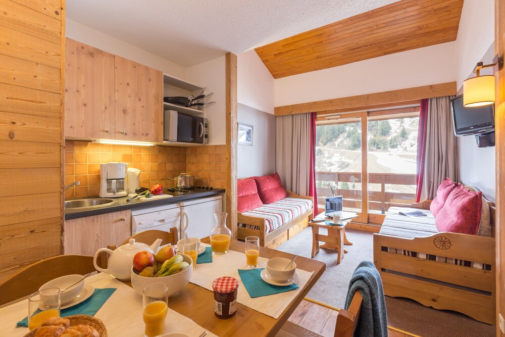 Standard 1 Bedroom Apartment for 4 people - Living Area