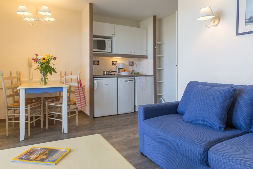 Standard Apartment (2 pièces, 4 personnes - Cap Océan) - Living Room
