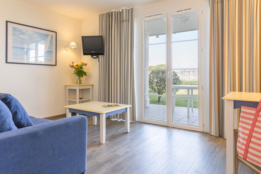 Standard Apartment (2 pièces, 4 personnes - Cap Océan) - Living Room