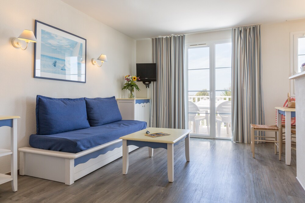 Standard 1/2-bedroom apartment for 5/6 pers. Cap Océan - Living Room