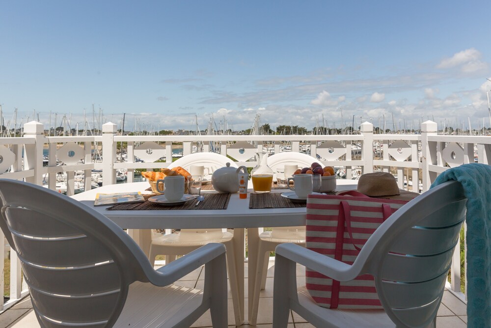 1-2 bedrooms 6-7 pers Cap Ocean Standard - Balcony