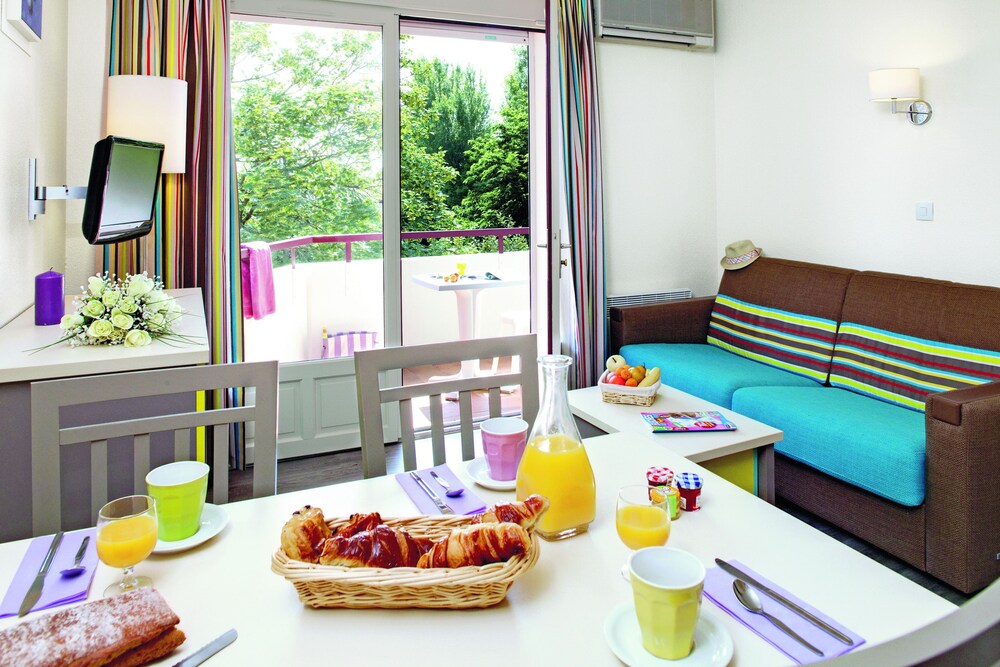 Studio 4 pers. climatisé Standard - In-Room Dining