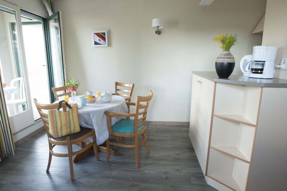 Standard Studio - Living Area